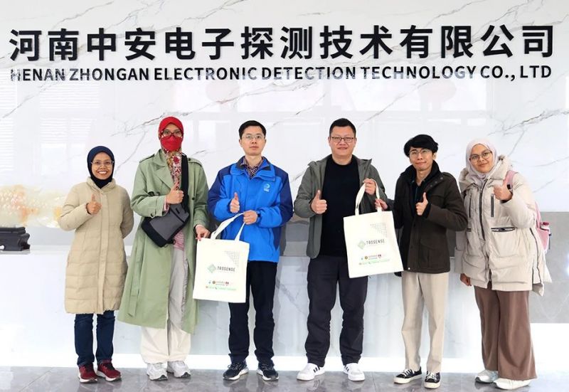 熱烈歡迎馬來西亞客戶蒞臨我司考察洽談業務!